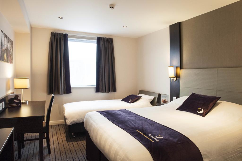 Premier Inn Southampton West Ower Room photo