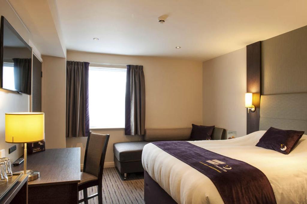 Premier Inn Southampton West Ower Exterior photo